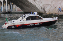 Hergang unklar: 20-Jähriger stürzt in Venedig in Kanal und ertrinkt