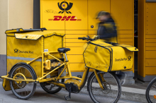 Deutsche Post ist Geschichte: Neuer Name: Ex-Bundespost heißt nur noch DHL