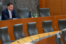 Resni.ca potrdila: Kandidatka za generalno sekretarko državnega zbora je Špela Ocvirk