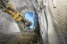 Unfall bei Semmering-Basistunnel: Zwei Personen von Lift eingeklemmt