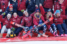 Paula Moltzan an Bord! Van Deer nimmt erstmals Ski-Frau unter Vertrag