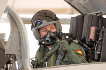 Spaniens Thronfolgerin Prinzessin Leonor hebt im Kampfjet ab