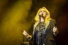 „Total Eclipse Of The Heart“: Sängerin Bonnie Tyler nach Not-OP in Krankenhaus