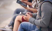 Polovina talijanskih roditelja dopušta djeci korištenje mobitela prije 10. godine