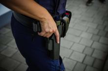 Polizist soll Munition an Unbefugten weitergegeben haben 