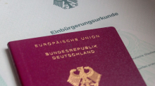 Steigende Antragszahlen: 2025 war Rekordjahr bei Einbürgerungen in Bayern