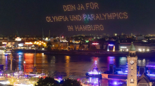 Maritimes Volksfest: 1.100 Drohnen über dem Hamburger Hafenbecken für Olympia