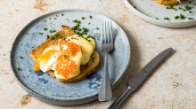 stern-Küche: Mit Weißwein und Räucherfisch: Eggs Benedict, aber viel besser!