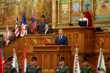 Peter Magyar zaprisegel kot novi premier. Sledi velika zabava, ki jo bo plačala Tisza.