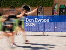 Modri dirkači zmagali v teku trojk v Ljubljani