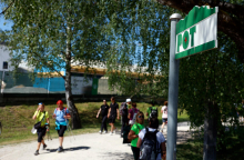 Na pohod ob žici se je do 12. ure odpravilo okoli 21.500 pohodnikov