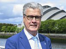 Race row as Malcolm Offord answers 'ask Sarwar' when quizzed on MSP's sharia law claims