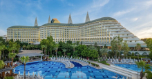 Za one koji vole raskošan hotelski ambijent, peščanu plažu i odmor pun sadržaja – Delphin Imperial Resort Hotel 5★
