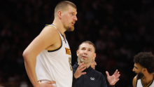 ŠOK U DENVERU! Nikola Jokić mora na operaciju?!