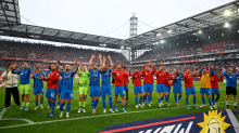 Fußball-Bundesliga: Heidenheims Hoffnung aufs Wunder lebt: 3:1 in Köln