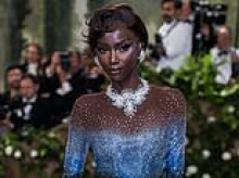 'I didn't wet myself at the Met Gala,' insists supermodel as she accuses Washington Post of false report