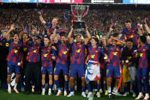 Barcelona z udarnim startom odpravila Real in potrdila 29. naslov