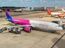 Airlines cut prices to lure in tourists as customers hold off booking amid jet fuel shortage fears