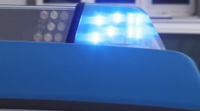 Unfall: Krankentransporter überschlägt sich - drei Verletzte
