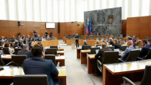Interventni zakon desnice sprejet, levica napoveduje referendum