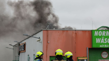 Großbrand: Autowaschanlage in Gera vollständig ausgebrannt