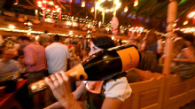 Oktoberfest: Aus für Schampus-Duschen: Wiesn will nicht zum Ballermann verkommen