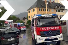 Sturmböe traf Maibaum: Holzknecht, Feuerwehr und Polizei bargen Wipfel