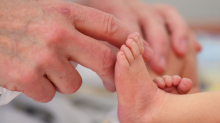 Statistisches Bundesamt: Männer werden immer später Vater