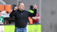Fußball-Bundesliga: Augsburger Trainerdilemma: Entscheidung nächste Woche