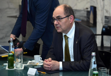 Postopek iskanja naslednika Christiana Schmidta naj bi se že začel