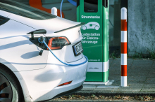 Rekordhoch: Hohe Spritpreise treiben Elektroautos auf die Überholspur
