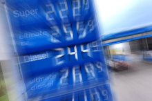 Spritpreise bei den Nachbarn: Soll ich volltanken vor dem Urlaub?
