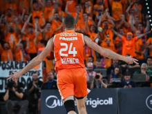 Valencia na peti tekmi zanesljivo prek Grkov v polfinale