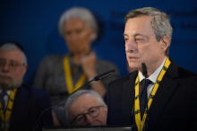 Ehrung in Aachen: Früherer EZB-Präsident Mario Draghi mit Karlspreis ausgezeichnet