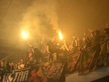 Slovenci v razgreti Morači do minimalne prednosti. V Kopru bo še vroče.