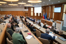 Državni svetniki bodo v ponedeljek odločali o vetu na intervencijski zakon za razvoj Slovenije