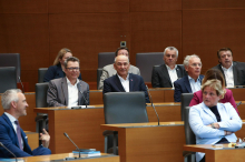 SDS in trojček NSi, SLS in Fokus bi uvedli sodno varstvo v postopku parlamentarne preiskave