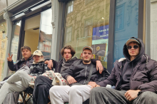 Vor Swatch-Shop: Fünf Freunde aus Polen campieren im Grazer Zentrum – wegen einer Uhr