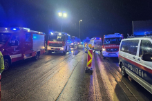Drei Pkw verkeilten sich im Baustellenbereich ineinander