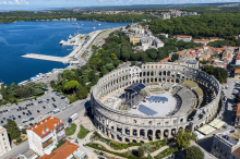 Alpe-Adria-Newsletter: Explosiver Fund und ein entspannter Filmstar 