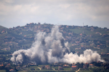 Izrael kljub premirju sprožil zračne napade na južni Libanon