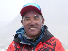Nepalca z rekordnima vzponoma na vrh Everesta