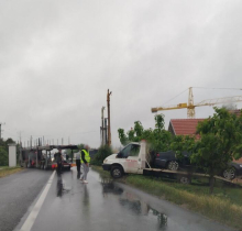 ZASTOJ NA ULASKU U PLATIČEVO: Šlep služba sletela sa puta, saobraćaj normalizovan (FOTO)