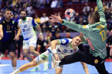 Kvalifikacije za SP: Slovenija - Črna gora 12:7 (prvi polčas)