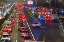 AMSS izdao hitno upozorenje za vojače, uslovi za vožnju otežani: Na ovim prelazima čeka se i do 4 sata