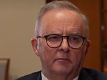 An influencer gently asked Anthony Albanese a question about one of the big tax issues from the Budget. Viewers erupted over his rambling answer