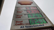 Il conto salato alle pompe di benzina Usa: la guerra è costata già 41 miliardi agli automobilisti