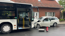 Verkehrsunfall: Schulbus-Unfall im Münsterland – 15 Verletzte gemeldet