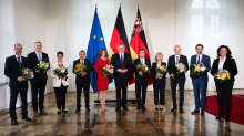 Neues Kabinett: Das Regierungsteam hat seine Urkunden