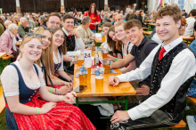 „Sašo Avsenik mit seinen Original Oberkrainern“: Tolle Stimmung beim traditionellen Frühschoppen im Hartl Stadl 
